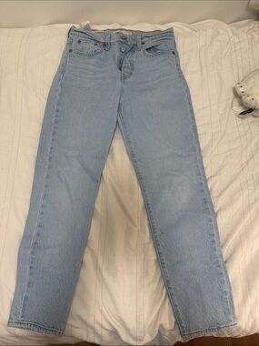 Size 26 Levi Jeans light blue